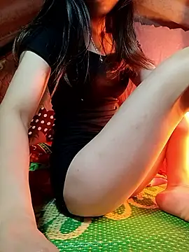 Snapshot of -Kem-01 chatting on 11/30/25, 10:54 -Kem-01 online show from 11/30/25, 10:54