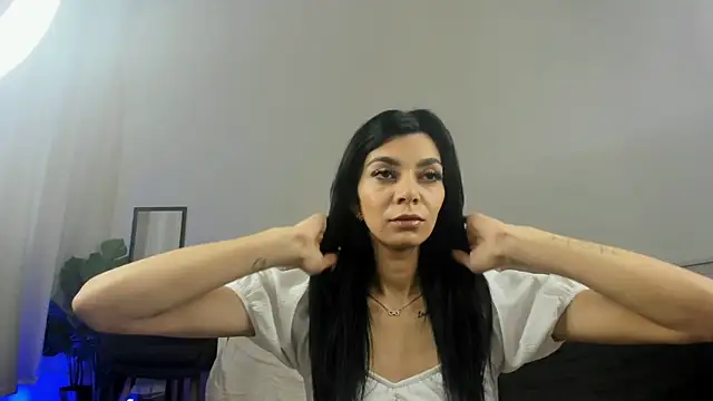 ReneeVoss online show from 03/25/26, 05:07