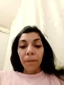 Snapshot of ReneeVoss chatting on 12/18/25, 02:38 ReneeVoss online show from 12/18/25, 02:38