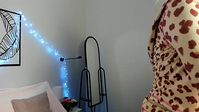 AdeleSilver online show from 11/12/25, 02:15