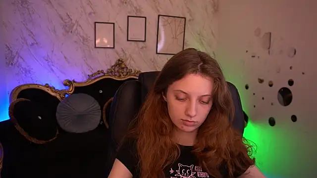 CuteeFoxy online show from 05/26/26, 12:58