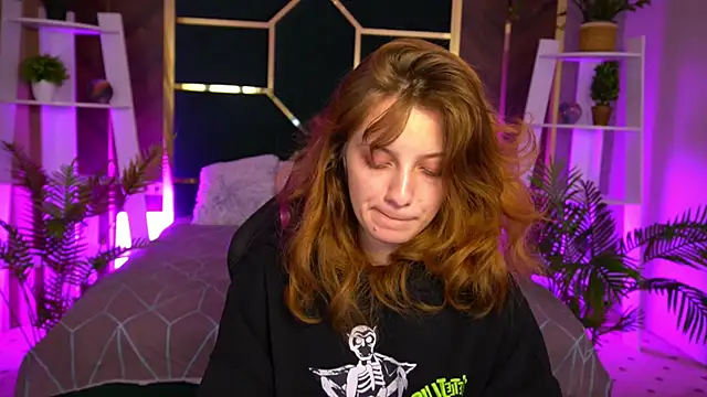 CuteeFoxy online show from 11/14/25, 02:21