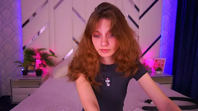 CuteeFoxy online show from 10/28/25, 02:27