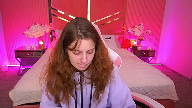 CuteeFoxy online show from 12/18/25, 02:21