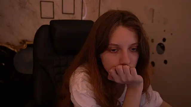 CuteeFoxy online show from 05/27/26, 12:34