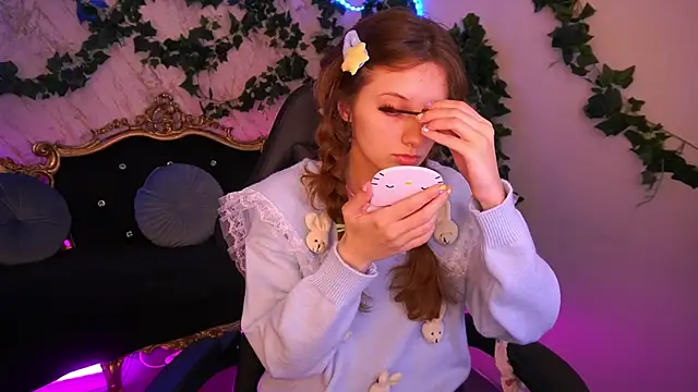 CuteeFoxy online show from 11/28/25, 02:50