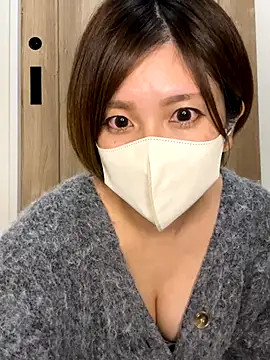 Snapshot of Io_chaaan_xxx chatting on 11/08/25, 04:32 Io chaaan xxx online show from 11/08/25, 04:32