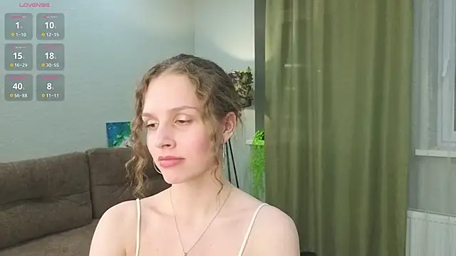 StephnieRecuparo online show from 10/21/25, 02:49