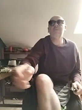 nicolaspgarnier online show from 03/11/26, 08:30