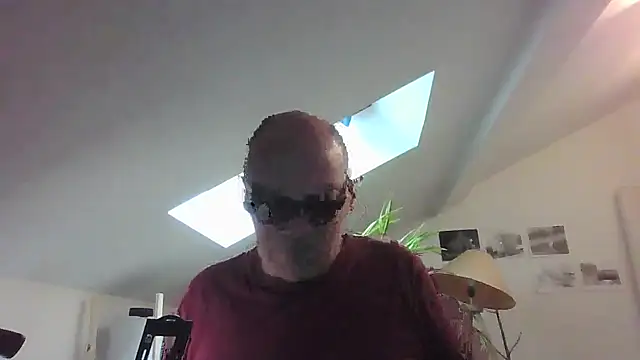 nicolaspgarnier online show from 05/13/26, 03:08
