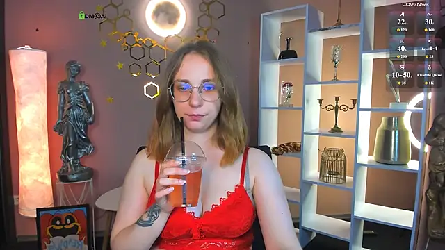 Snapshot of evalora_vei chatting on 06/11/26, 01:05 evalora vei online show from 06/11/26, 01:05