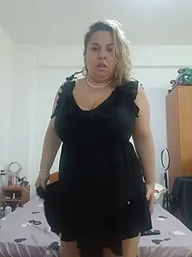 Snapshot of BelleInna chatting on 07/15/26, 12:56 BelleInna online show from 07/15/26, 12:56