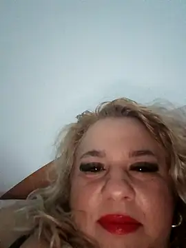 Snapshot of BelleInna chatting on 10/25/25, 06:30 BelleInna online show from 10/25/25, 06:30