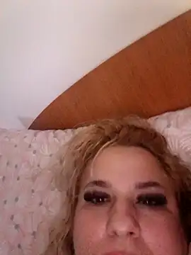 Snapshot of BelleInna chatting on 10/26/25, 08:31 BelleInna online show from 10/26/25, 08:31