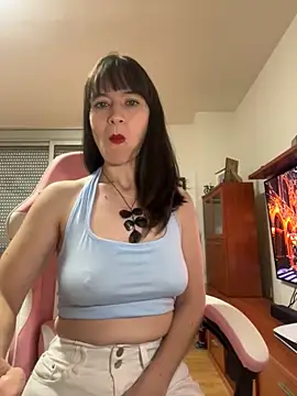 AlanaRius18 online show from 12/04/25, 09:41