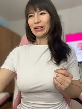 AlanaRius18 online show from 04/20/26, 07:44