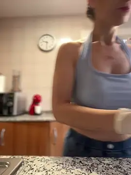 AlanaRius18 online show from 04/07/26, 07:32