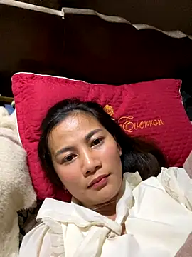 Snapshot of Miss-World00 chatting on 11/23/25, 12:42 Miss-World00 online show from 11/23/25, 12:42