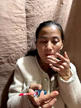 Snapshot of Miss-World00 chatting on 11/15/25, 01:48 Miss-World00 online show from 11/15/25, 01:48