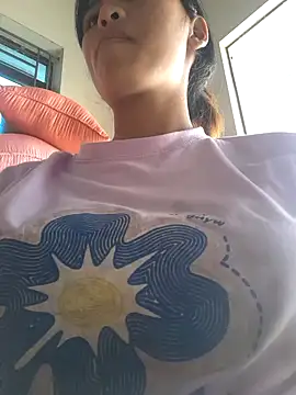 Snapshot of chipuca chatting on 10/18/25, 02:02 chipuca online show from 10/18/25, 02:02