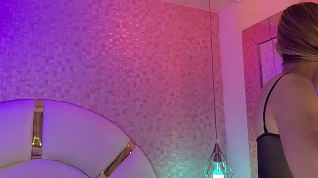 emmy rose25 online show from 12/04/25, 11:53