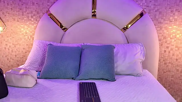 emmy rose25 online show from 04/09/26, 11:38