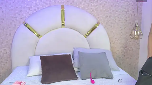 emmy rose25 online show from 11/19/25, 11:43