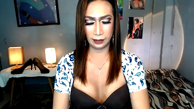 littleredbunny27 online show from 04/03/26, 09:54