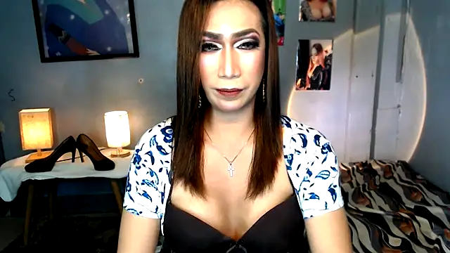 littleredbunny27 online show from 04/10/26, 12:34