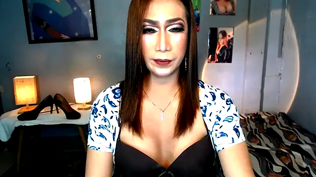 littleredbunny27 online show from 03/15/26, 06:31