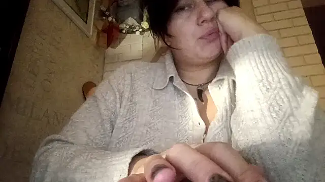 Snapshot of GwendolynFoster chatting on 10/22/25, 03:22 GwendolynFoster online show from 10/22/25, 03:22