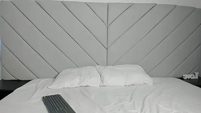 little kris1 online show from 11/07/25, 12:10