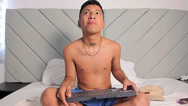 little kris1 online show from 11/08/25, 12:20