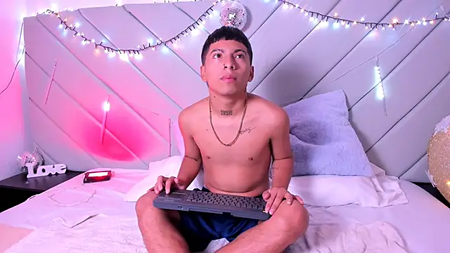 little kris1 online show from 12/03/25, 12:37