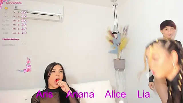Snapshot of Glamorous_Giirlss chatting on 06/19/26, 01:22 Glamorous Giirlss online show from 06/19/26, 01:22