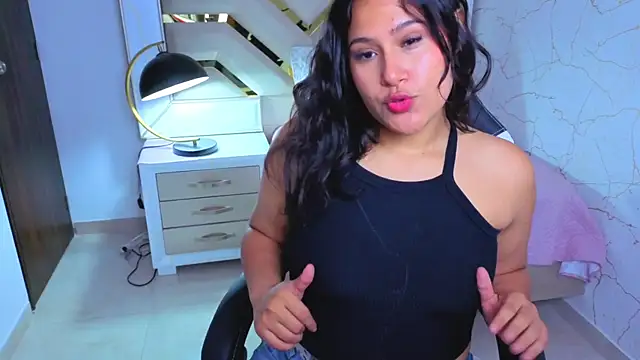 luna jonezz online show from 11/28/25, 11:10