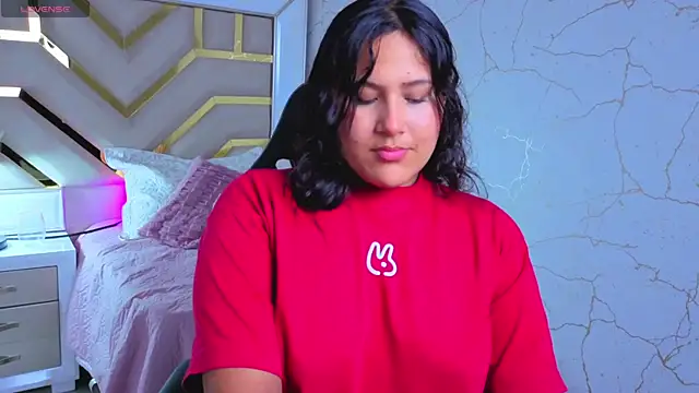 luna jonezz online show from 11/13/25, 11:36