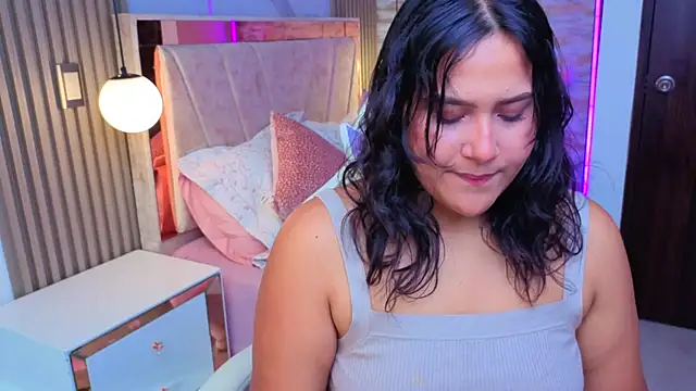 luna jonezz online show from 10/27/25, 11:22