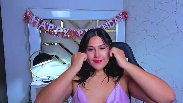 luna jonezz online show from 11/29/25, 09:20