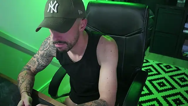 monsieurguitsxxx online show from 12/04/25, 12:26