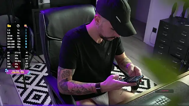 monsieurguitsxxx online show from 01/11/26, 01:40