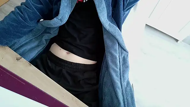 Snapshot of Twilightboyx chatting on 10/24/25, 08:46 Twilightboyx online show from 10/24/25, 08:46