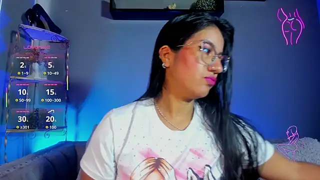 charlhot  online show from 11/14/25, 12:31