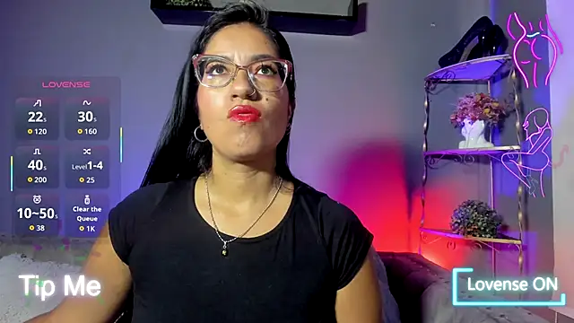 charlhot  online show from 11/13/25, 12:31