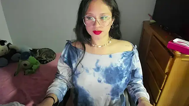 Snapshot of _Emily_vixen chatting on 10/18/25, 06:59 Emily vixen online show from 10/18/25, 06:59