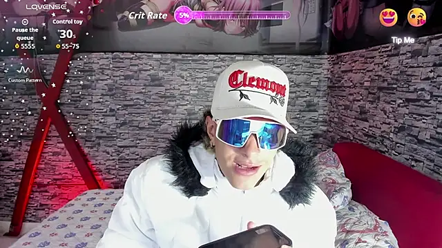 Hayden Boy  online show from 12/18/25, 04:06