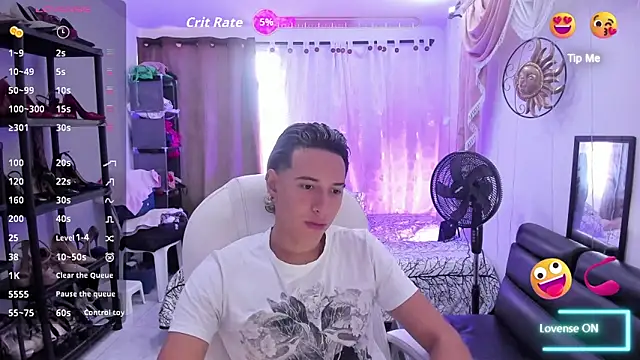 Hayden Boy  online show from 12/04/25, 06:40