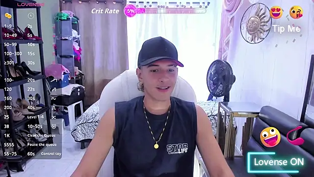 Hayden Boy  online show from 12/01/25, 07:37