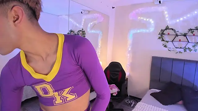 Snapshot of JustinCastiblanco chatting on 11/28/25, 11:32 JustinCastiblanco online show from 11/28/25, 11:32