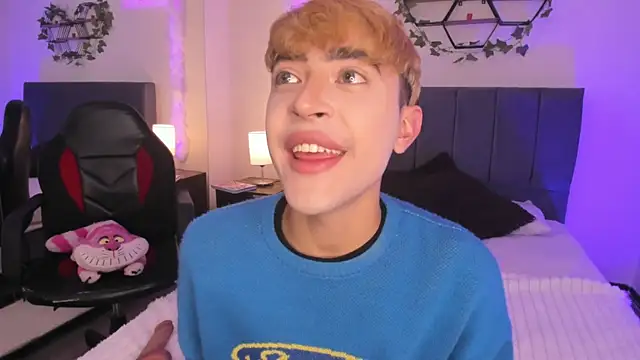 Snapshot of JustinCastiblanco chatting on 10/16/25, 11:29 JustinCastiblanco online show from 10/16/25, 11:29